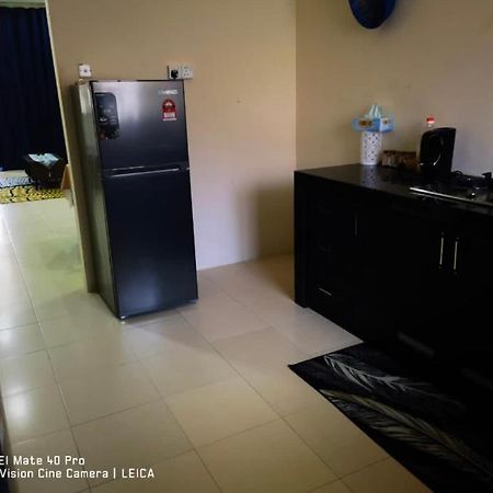 Cahya Homestay Bukit Gambang Exterior foto